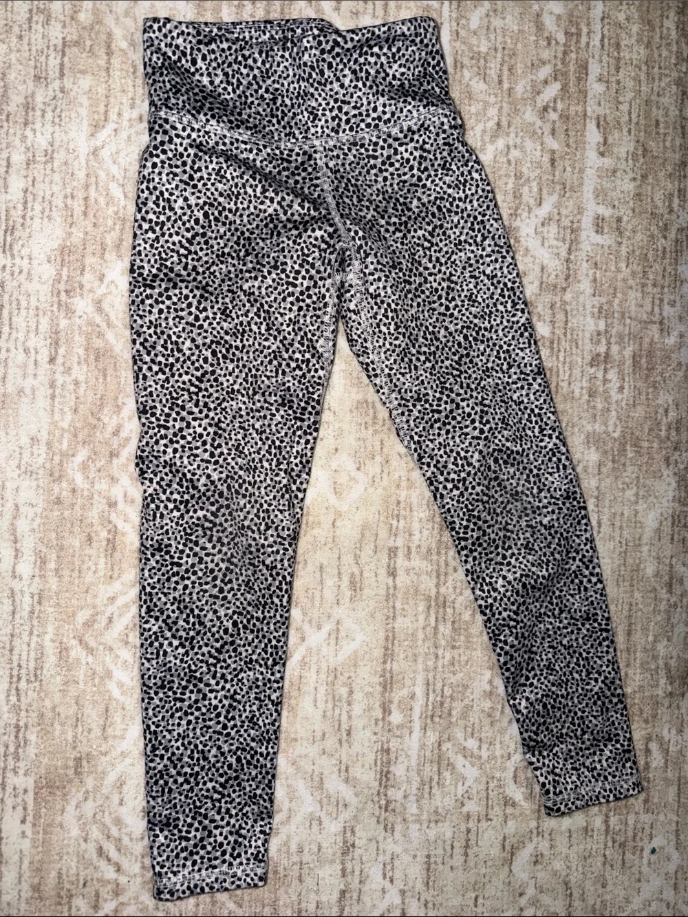 Old Navy Girls Black and White Leopard Print Leggings